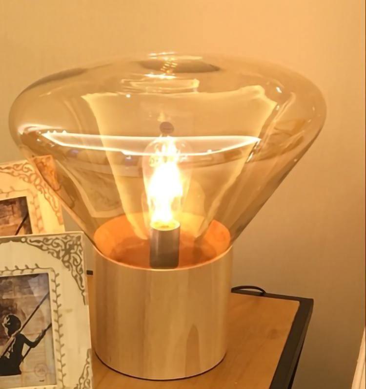 Candeeiro de mesa minimalista em madeira Sylirella