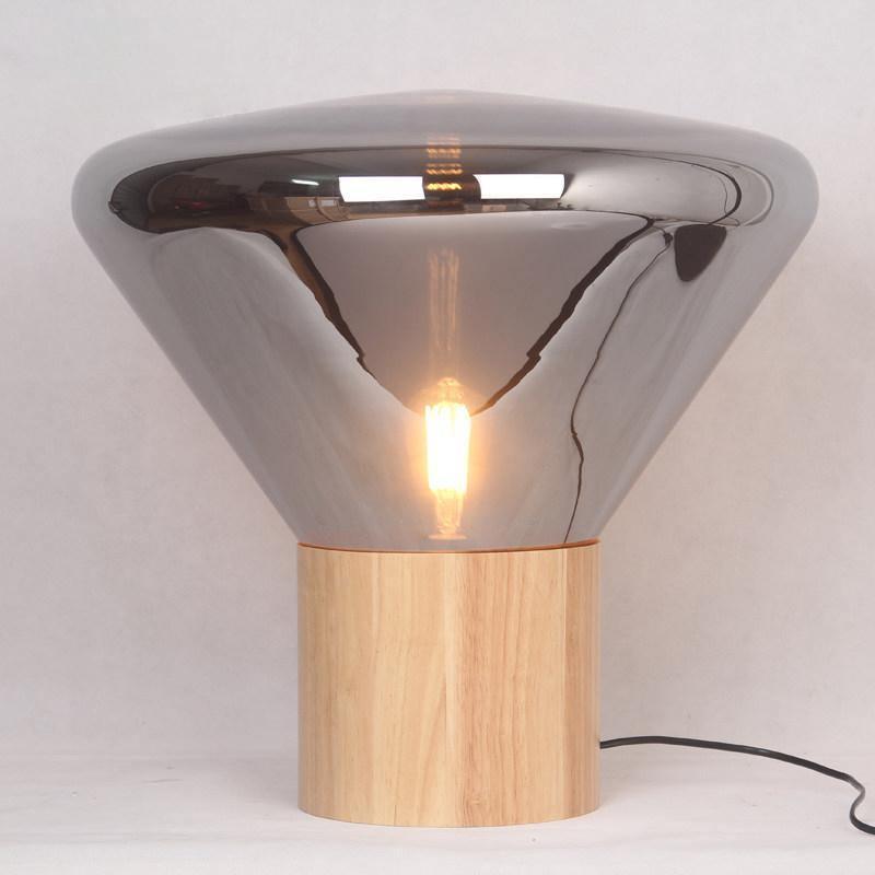 Candeeiro de mesa minimalista em madeira Sylirella
