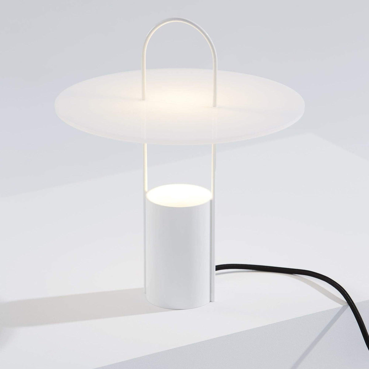 Hattie moderne bordlampe