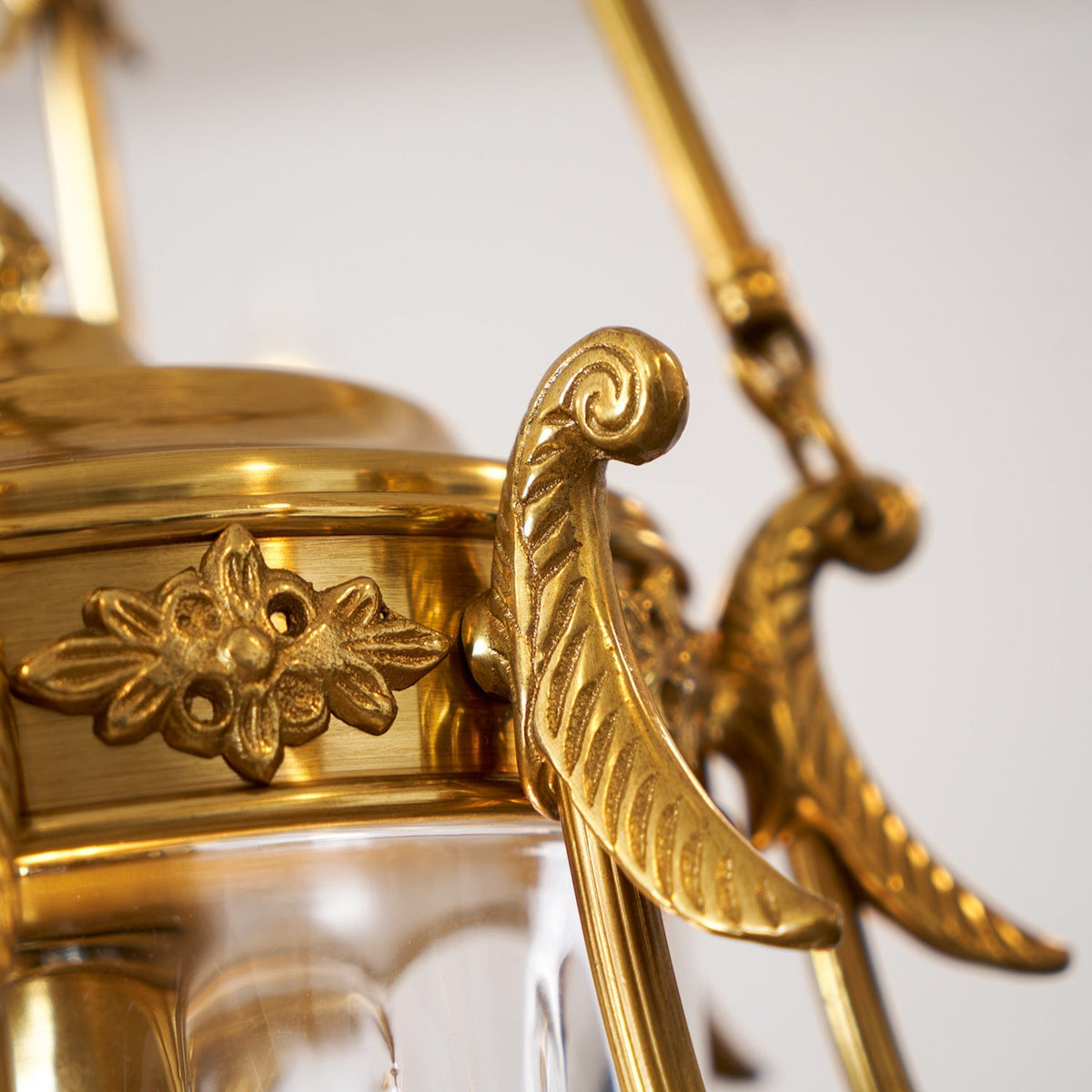 Candelabro de latão Valerix