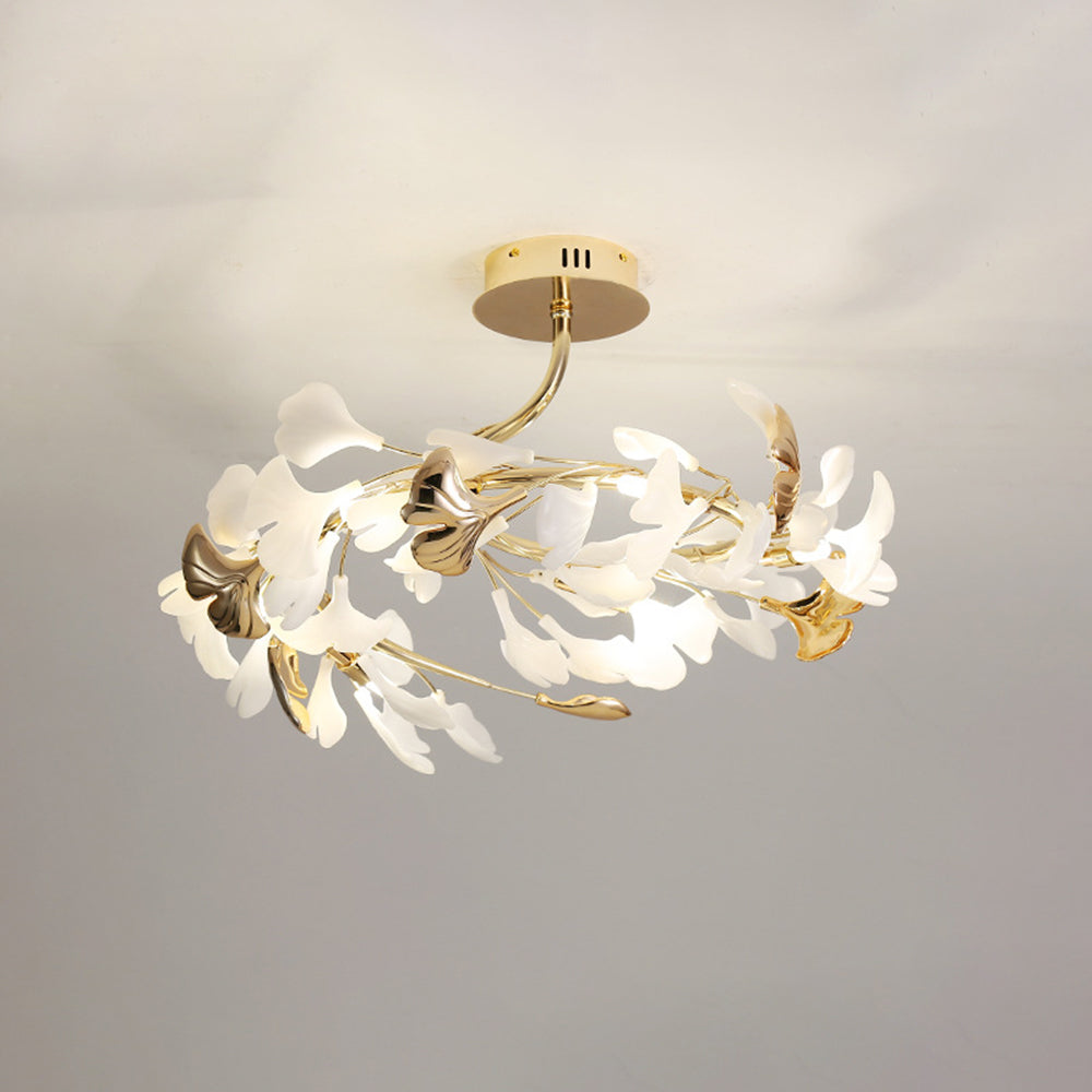 Olivia elegant taklampa med bladmotiv i keramik/metall, guld